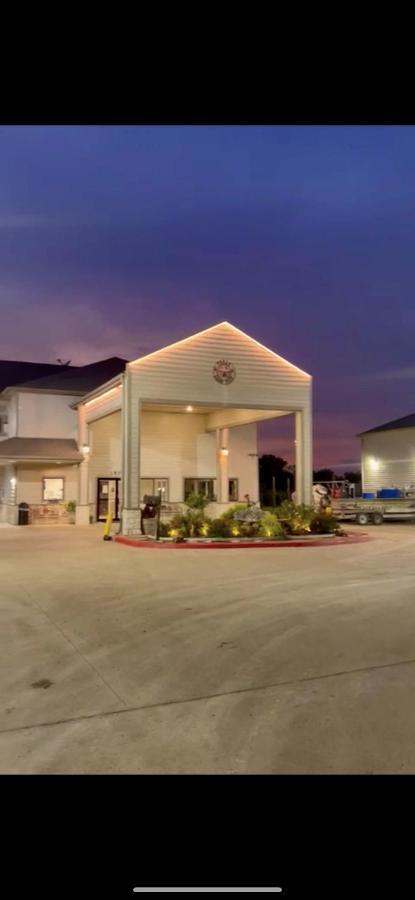 Lone Star Inn And Suites Виктория Екстериор снимка
