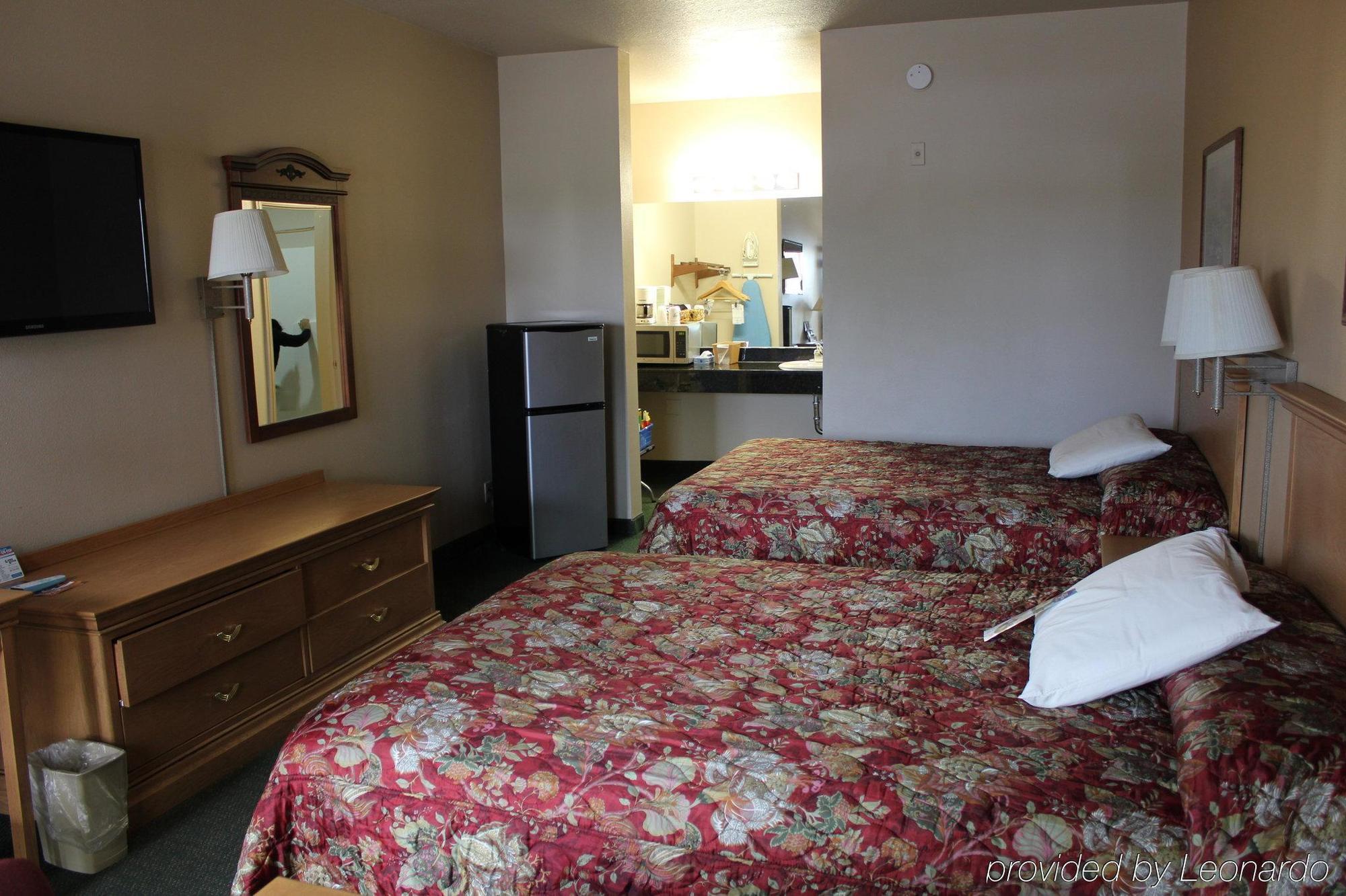 Lone Star Inn And Suites Виктория Екстериор снимка
