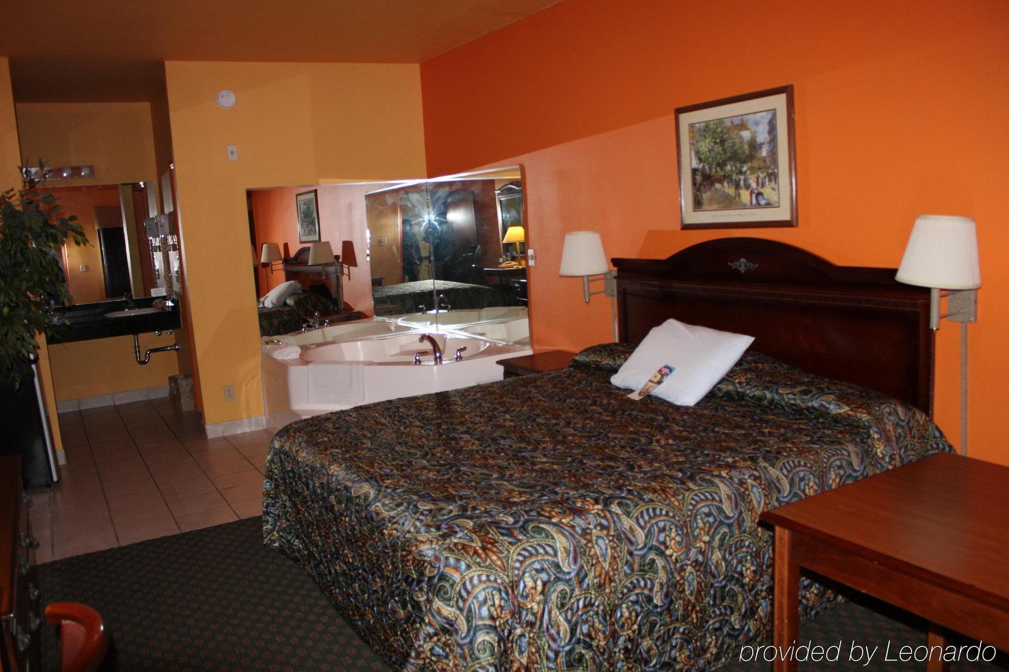 Lone Star Inn And Suites Виктория Екстериор снимка