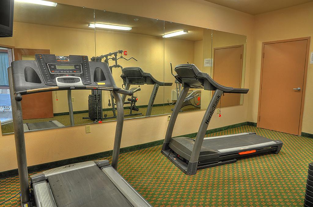 Lone Star Inn And Suites Виктория Екстериор снимка