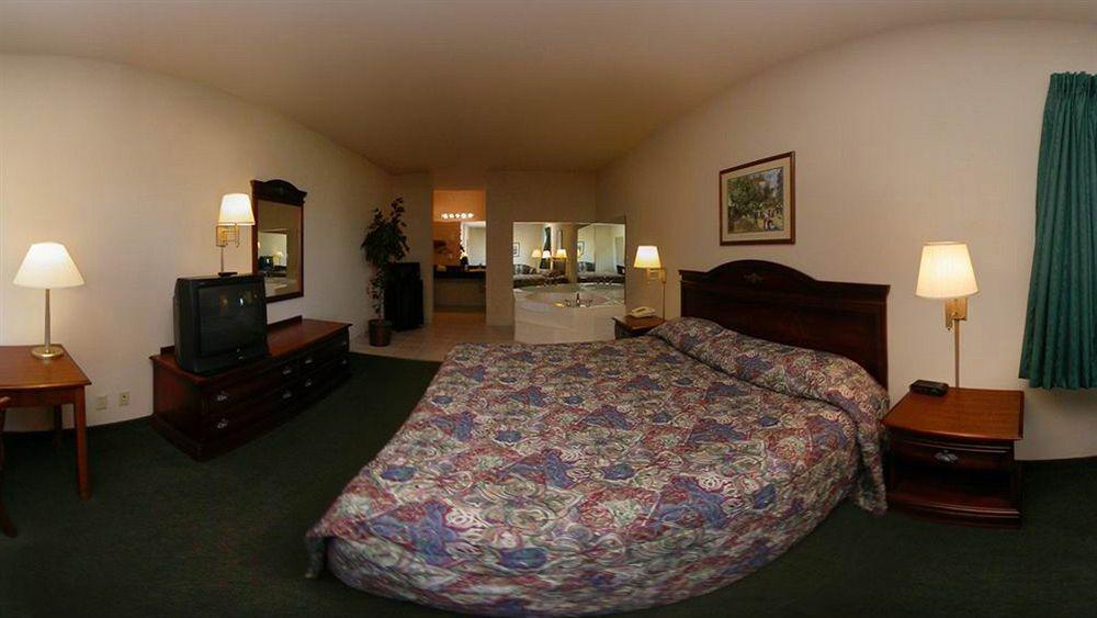 Lone Star Inn And Suites Виктория Екстериор снимка