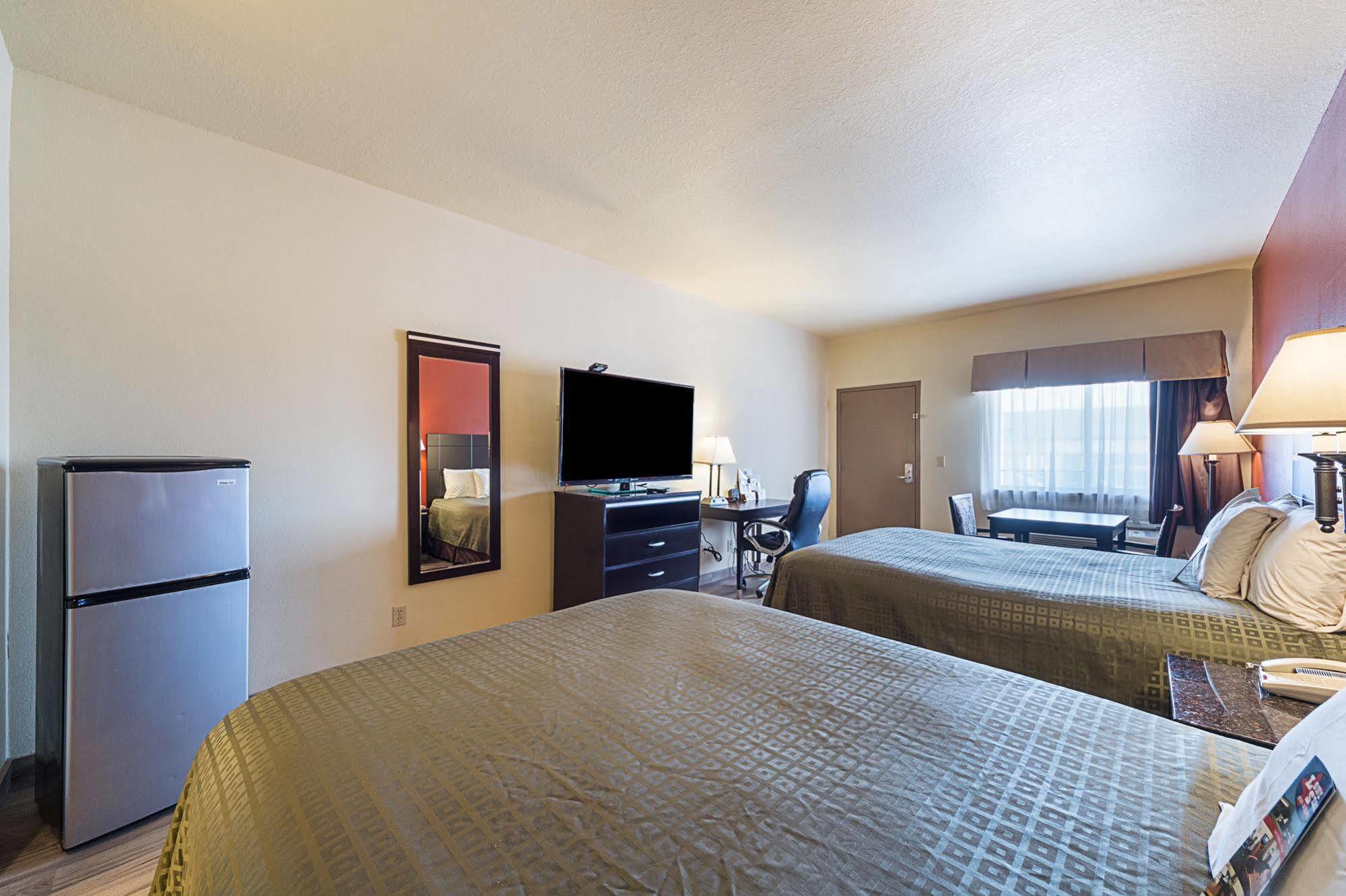 Lone Star Inn And Suites Виктория Екстериор снимка