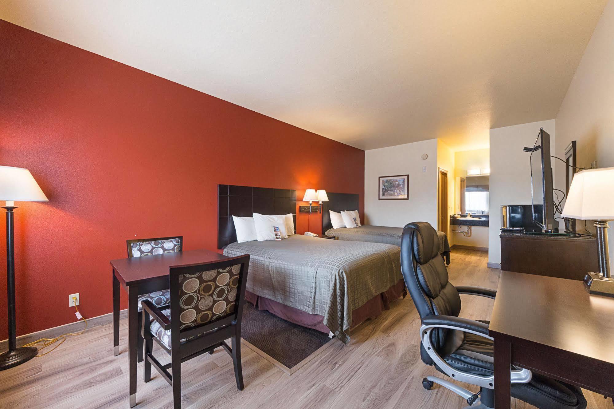 Lone Star Inn And Suites Виктория Екстериор снимка