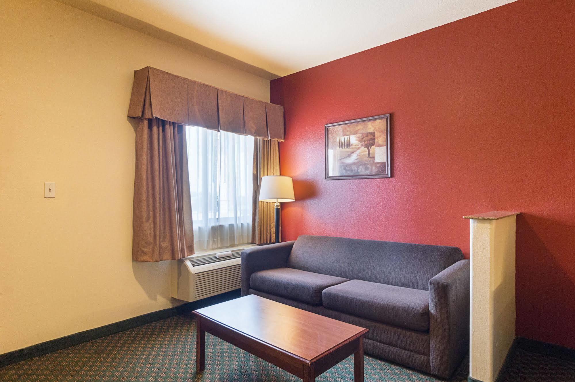 Lone Star Inn And Suites Виктория Екстериор снимка